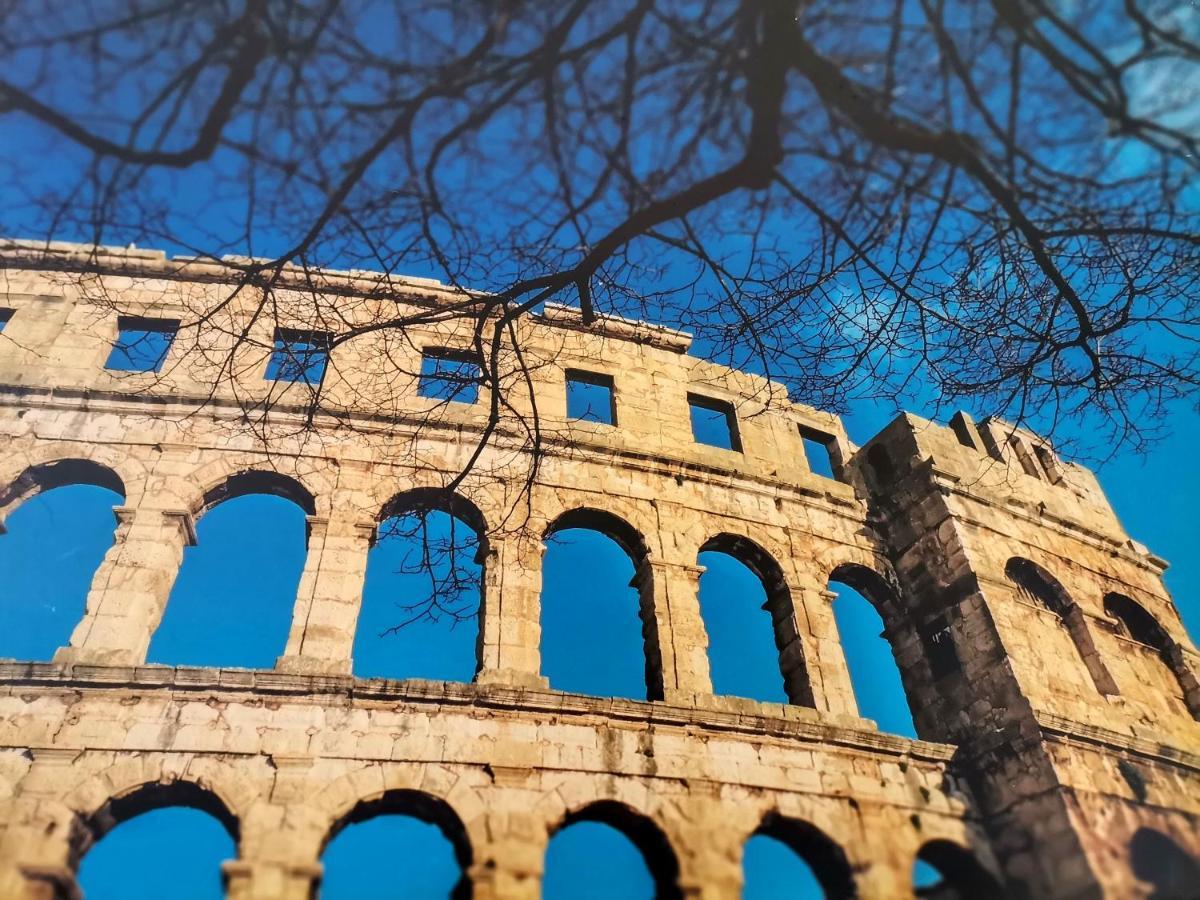 Cave With Free Parking Pula Exterior foto