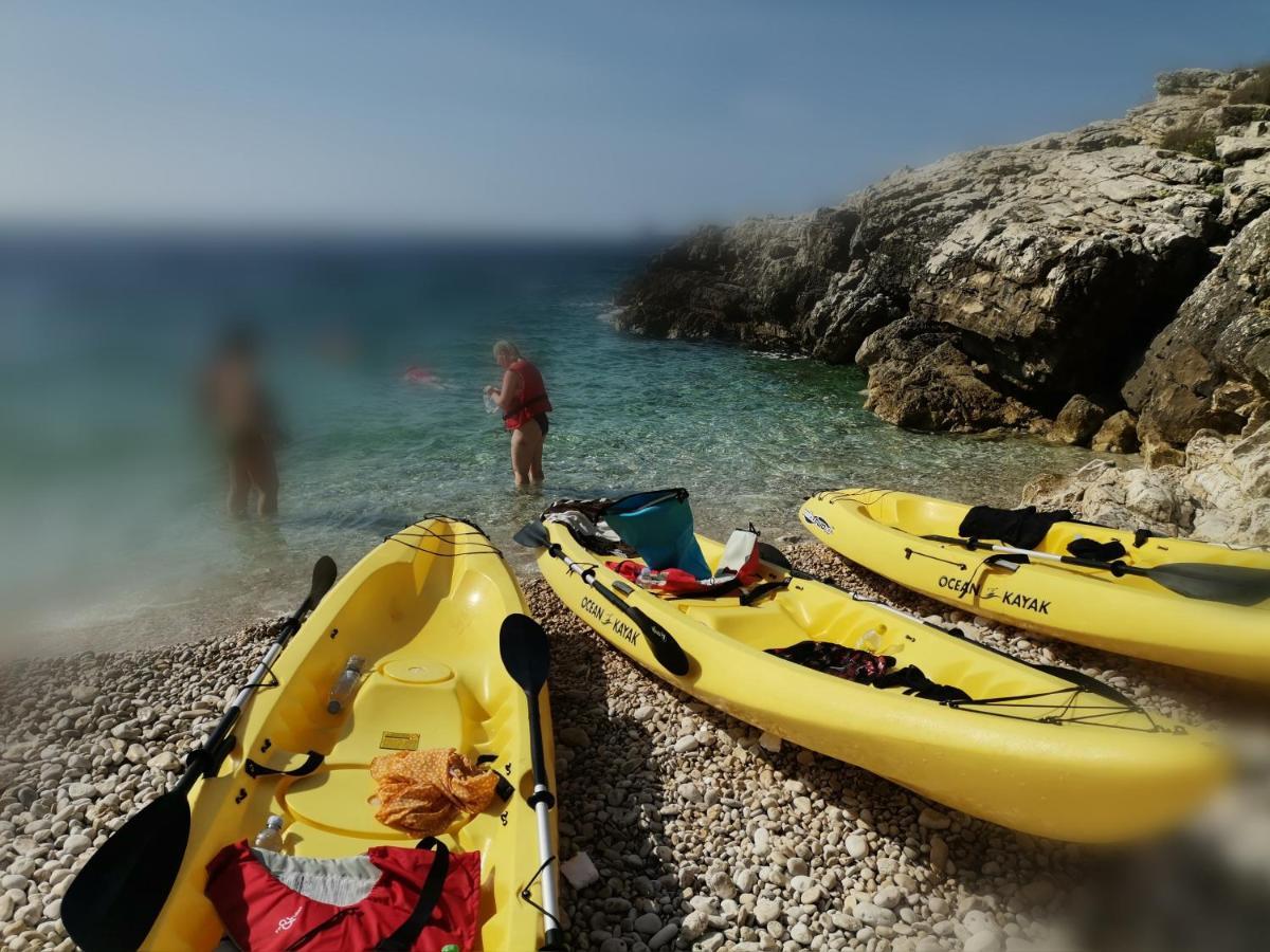 Cave With Free Parking Pula Exterior foto