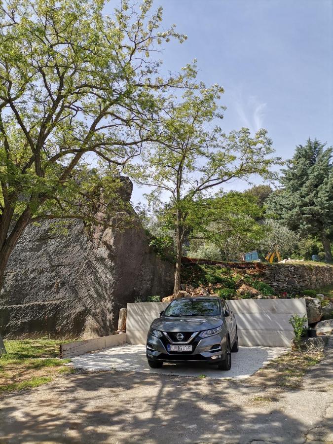 Cave With Free Parking Pula Exterior foto