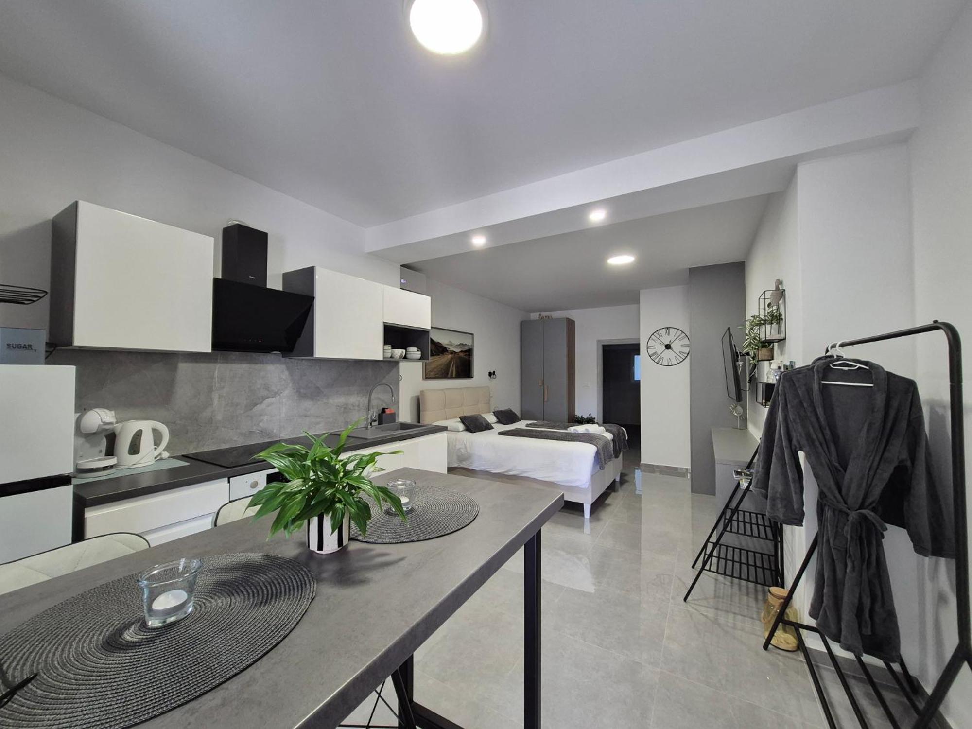 Cave With Free Parking Pula Exterior foto